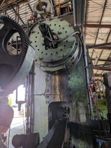 熱間鍛造プレス TMP Voronezh KB8040 - 1000 トン (写真 1)