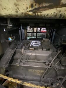 熱間鍛造プレス Kurimoto Smeral LKM 1600 - 1600 トン (写真 5)