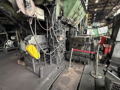 熱間鍛造プレス Sumitomo FP1600 - 1600 トン (写真 9)