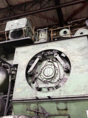 熱間鍛造プレス Sumitomo FP1600 - 1600 トン (写真 10)