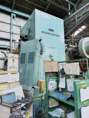 冷間鍛造プレス Komatsu L1C 800 - 800 トン (写真 3)