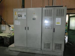 熱間鍛造プレス Smeral LZK 2500 P - 2500 トン (写真 1)