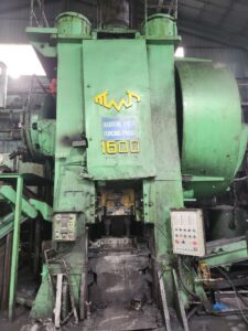 熱間鍛造プレス TMP Voronezh KB8042 - 1600 トン (写真 1)