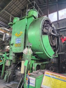 熱間鍛造プレス TMP Voronezh KB8042 - 1600 トン (写真 3)