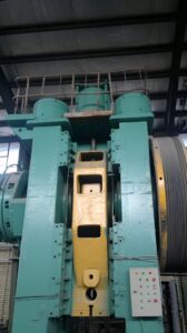 熱間鍛造プレス TMP Voronezh KB8042 - 1600 トン (写真 1)