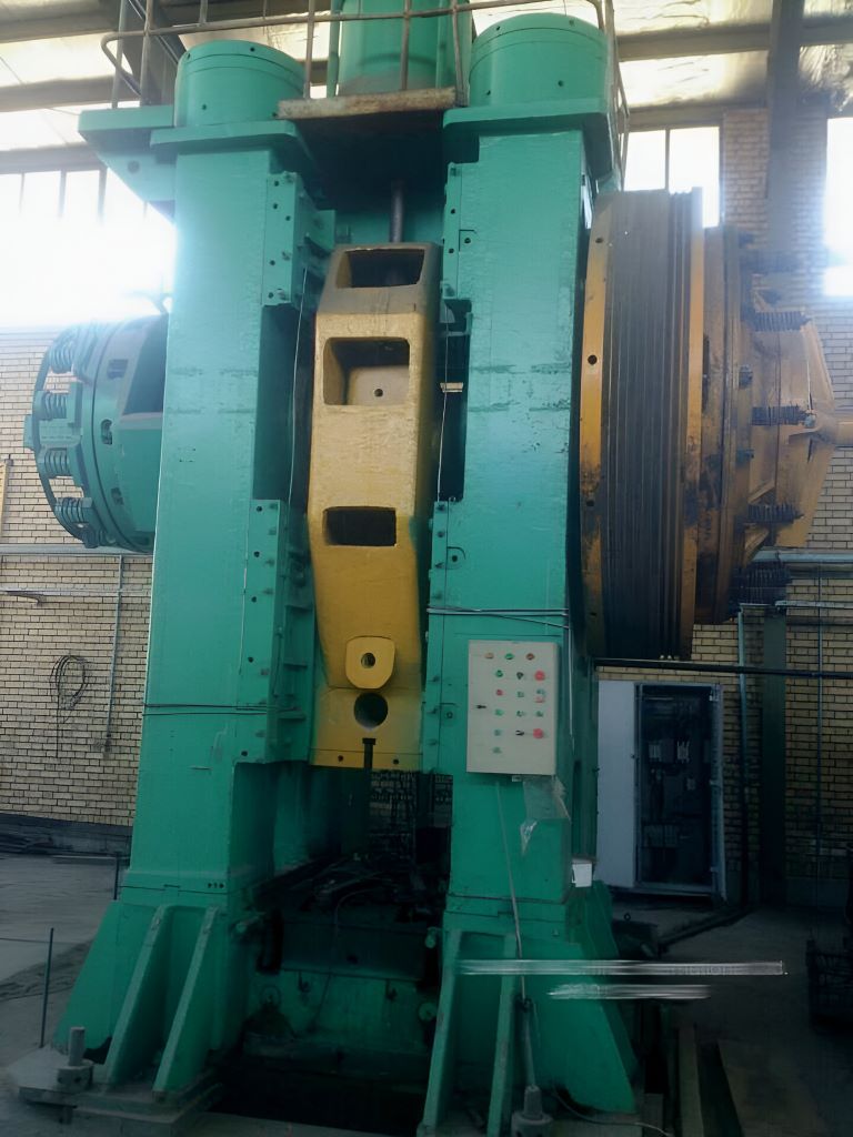 熱間鍛造プレス TMP Voronezh KB8042 - 1600 トン