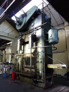 トリミングプレス Wilkins & Mitchell L66-54-14 - 600 トン (写真 2)