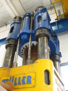 自由鍛造プレス Fritz Muller 3000 MT - 3000 トン (写真 2)