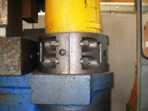 自由鍛造プレス Fritz Muller 3000 MT - 3000 トン (写真 6)