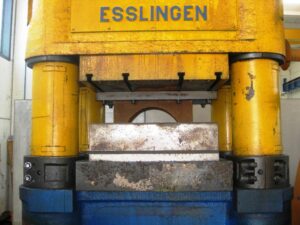 自由鍛造プレス Fritz Muller 3000 MT - 3000 トン (写真 5)