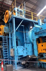 熱間鍛造プレス Smeral LZK 4000 B - 4000 トン (写真 4)