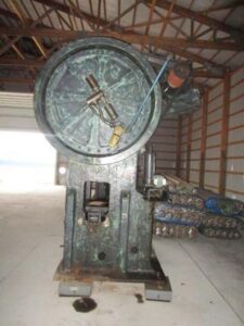 熱間鍛造プレス National Maxipres 500 - 500 トン (写真 1)