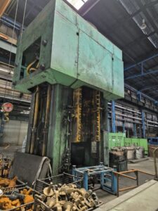 ねじプレス Hasenclever HSPRZ 560/1320/560/1680 - 3150 トン (写真 1)