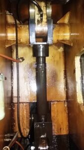 ナックルジョイントプレス Barnaul KB8338 - 630 トン (写真 3)