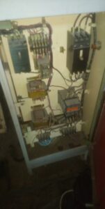 ナックルジョイントプレス Kuzlitmash KB8334 - 250 トン (写真 1)