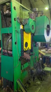 ナックルジョイントプレス Barnaul KB8336 - 400 トン ID: 76309