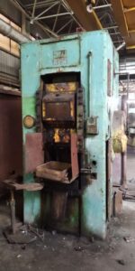 ナックルジョイントプレス Barnaul K8336 - 400 トン (写真 1)