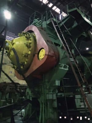 熱間鍛造プレス NKMZ Kramatorsk 6300 - 6300 トン (写真 1)