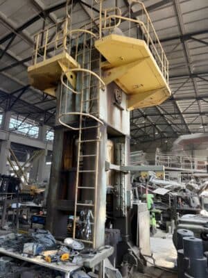 トリミングプレス TMP Voronezh KA9536 - 400 トン (写真 1)