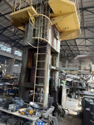 トリミングプレス TMP Voronezh KA9536 - 400 トン (写真 2)