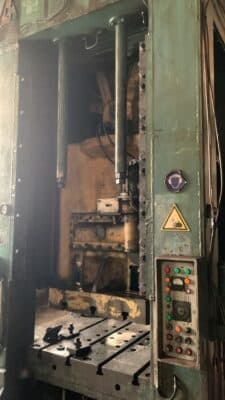 トリミングプレス TMP Voronezh K2538 - 630 トン (写真 1)