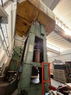 トリミングプレス TMP Voronezh KB2536 - 400 トン (写真 1)
