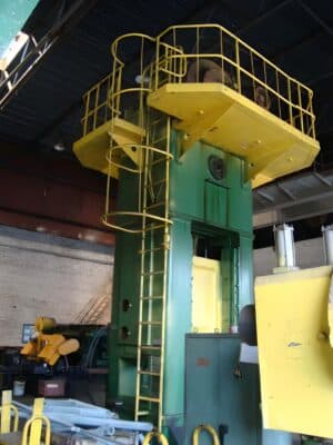 トリミングプレス Kuzlitmash KB9536 - 400 トン  (写真 2)