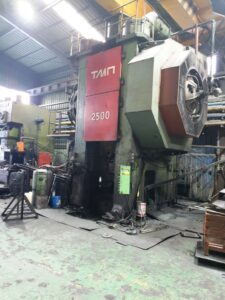 熱間鍛造プレス TMP Voronezh KB8544 - 2500 トン ID: 76038