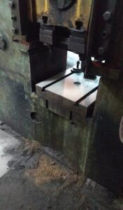 ナックルジョイントプレス Barnaul KB8336 - 400 トン (写真 3)