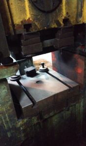 ナックルジョイントプレス Barnaul KB8336 - 400 トン (写真 21)