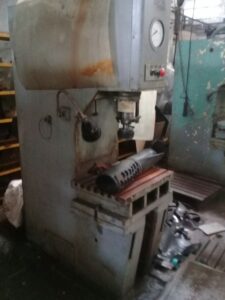 油圧プレス P6328 - 63 トン (写真 3)