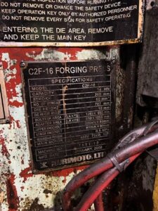 熱間鍛造プレス Kurimoto C2F-16 - 1600 (写真 3)