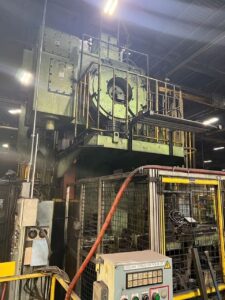 熱間鍛造プレス Kurimoto C2F-16 - 1600 (写真 7)