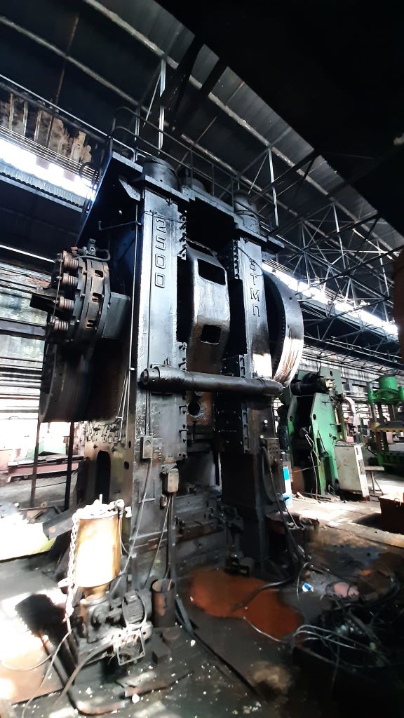 熱間鍛造プレス TMP Voronezh K8544 - 2500 トン
