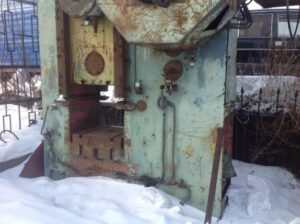 ナックルジョイントプレス Barnaul KB8338 - 630 トン ID: 75135