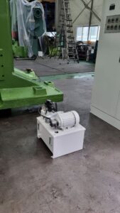 熱間鍛造プレス Eumuco SP 100 C - 1000 トン (写真 4)