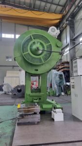 熱間鍛造プレス Eumuco SP 100 C - 1000 トン (写真 1)
