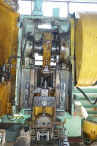 機械プレス KD2126K - 40 トン (写真 3)