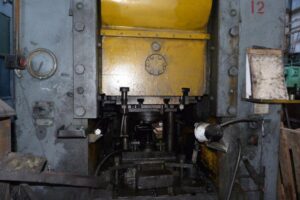 冷間押出プレス Barnaul K0034 - 250 トン (写真 4)