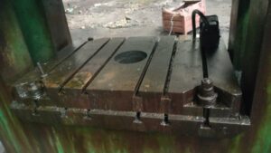 トリミングプレス Ravne Metalna KES 250 A - 250 トン (写真 8)