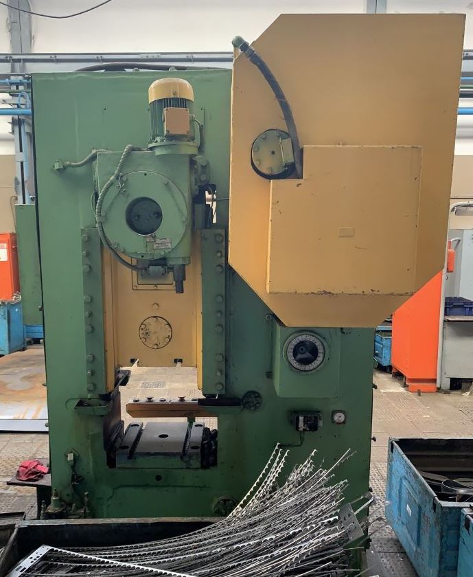 ナックルジョイントプレス Kuzlitmash KB8334 - 250 トン