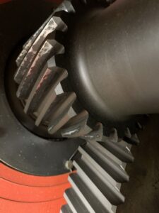 ナックルジョイントプレス Kuzlitmash KB8334 - 250 トン (写真 6)