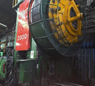熱間鍛造プレス TMP Voronezh KB8043 - 2000 トン (写真 4)