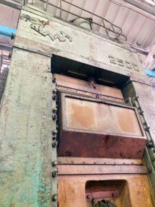 ナックルジョイントプレス TMP Voronezh K504.003.844 - 2500 トン (写真 9)