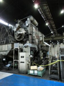 熱間鍛造プレス National Maxipres 6000 - 6000 トン (写真 3)