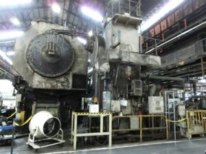 熱間鍛造プレス National Maxipres 6000 - 6000 トン (写真 1)