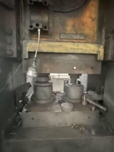 熱間鍛造プレス Smeral LZK 2500 - 2500 トン (写真 4)