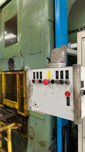 ナックルジョイントプレス Kieserling KKPR 1600 - 1600 トン (写真 3)