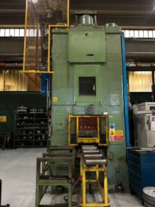 ナックルジョイントプレス Kieserling KKPR 1600 - 1600 トン (写真 6)