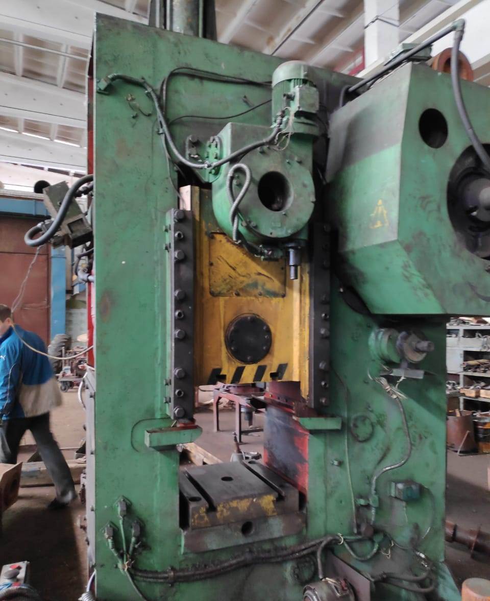 ナックルジョイントプレス Barnaul KB8336 - 400 トン